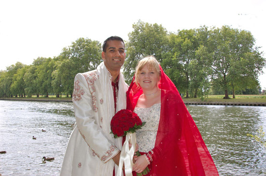 Bride & Groom by River Thames